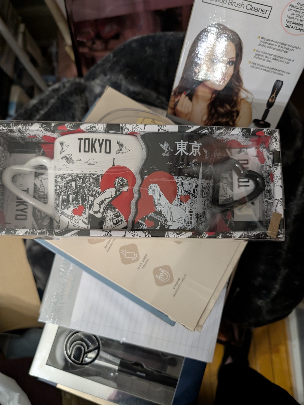 Tokyo Couple Ceramic Mug Set - Black, White & Red